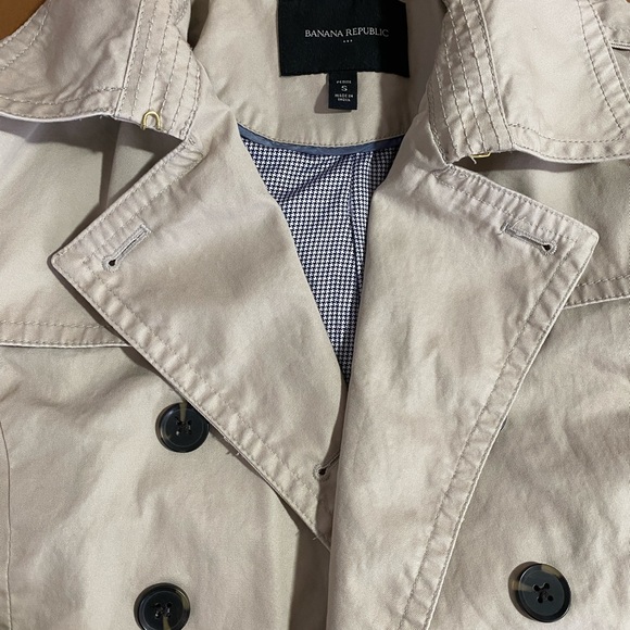 Banana Republic Trench Coat - Picture 5 of 5
